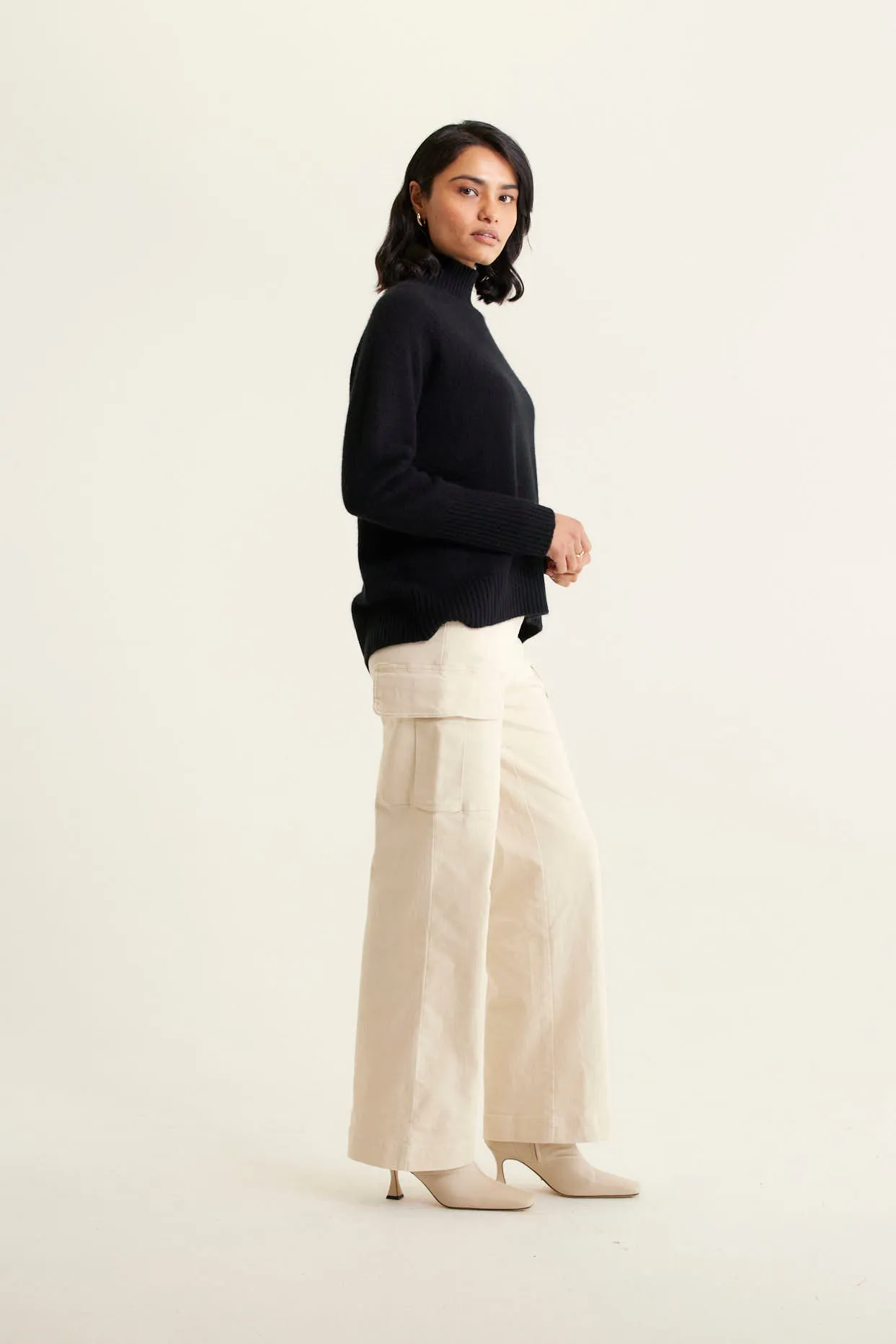 Fifi Cashmere Polo Sweater In Black