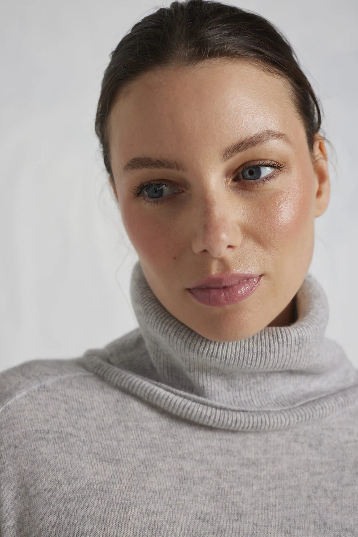 Iris Cashmere Sweater in Fly Ash